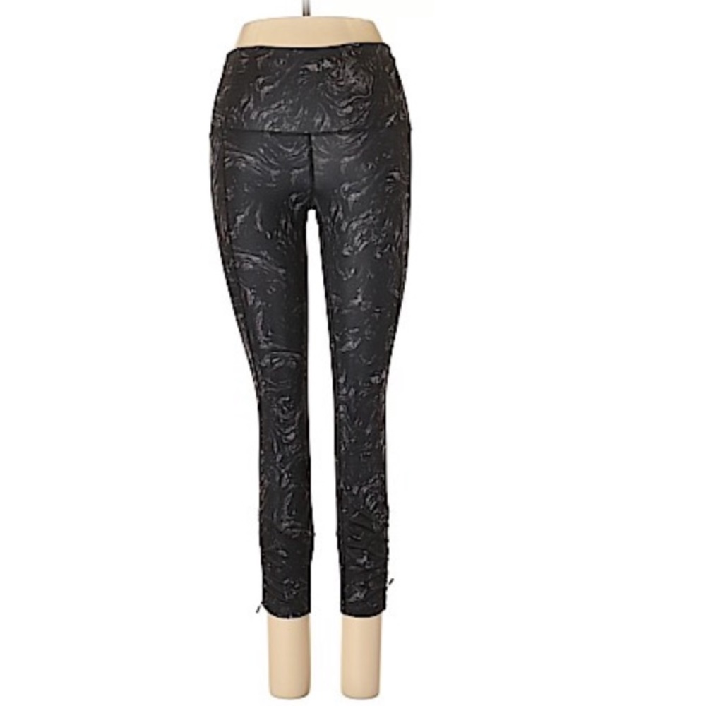 Lululemon crops